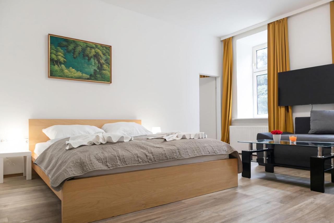 Apartment Spacious & Pleasent 2br Apt. Near Milenium Tower Wien